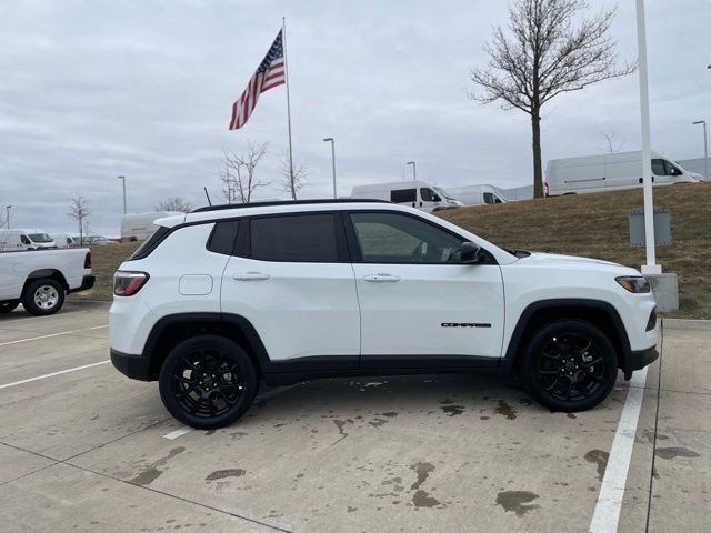 New 2026 Jeep Compass Latitude AWD/4WD image 7