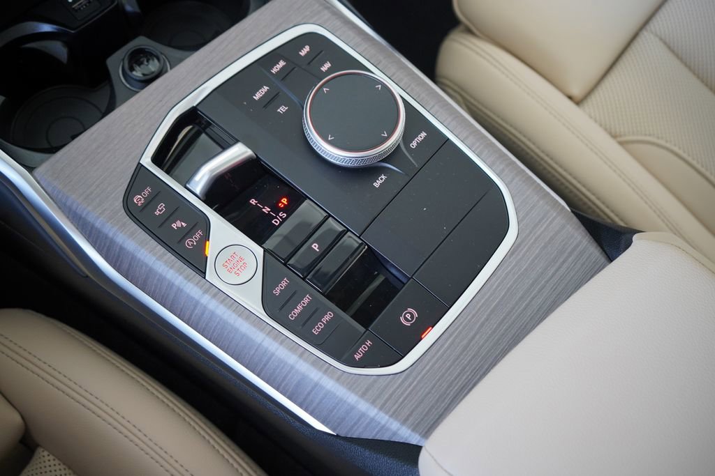 New 2026 BMW 330i Sedan w/ Premium Package image 18