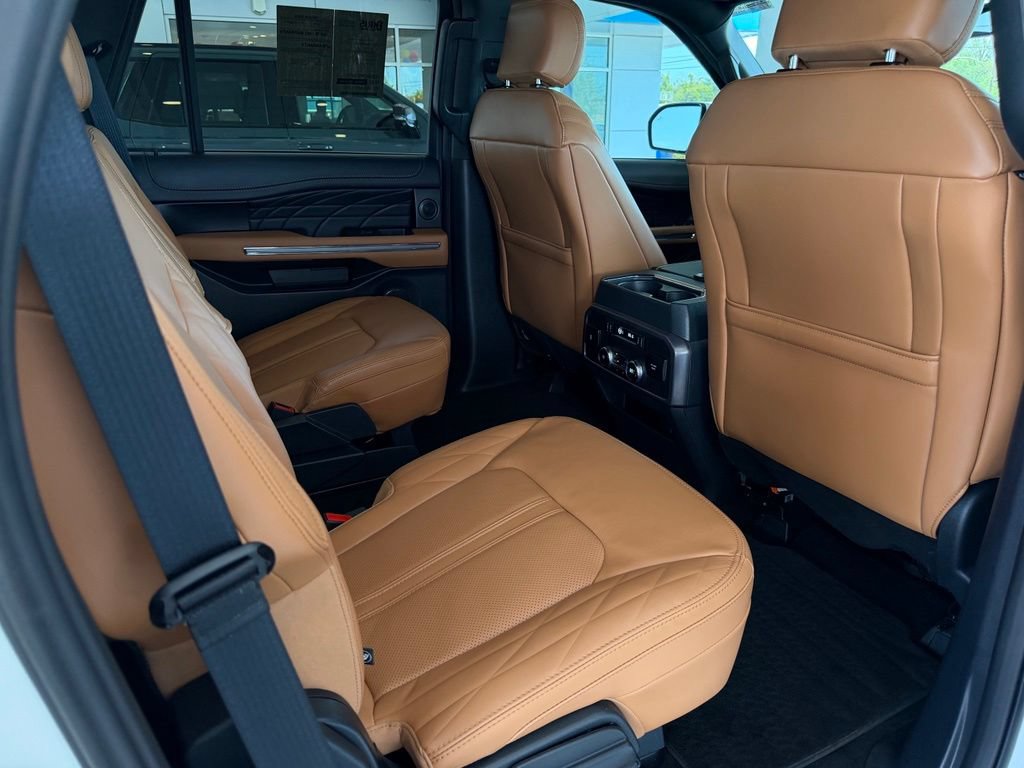 Used 2024 Ford Expedition Platinum AWD/4WD image 19