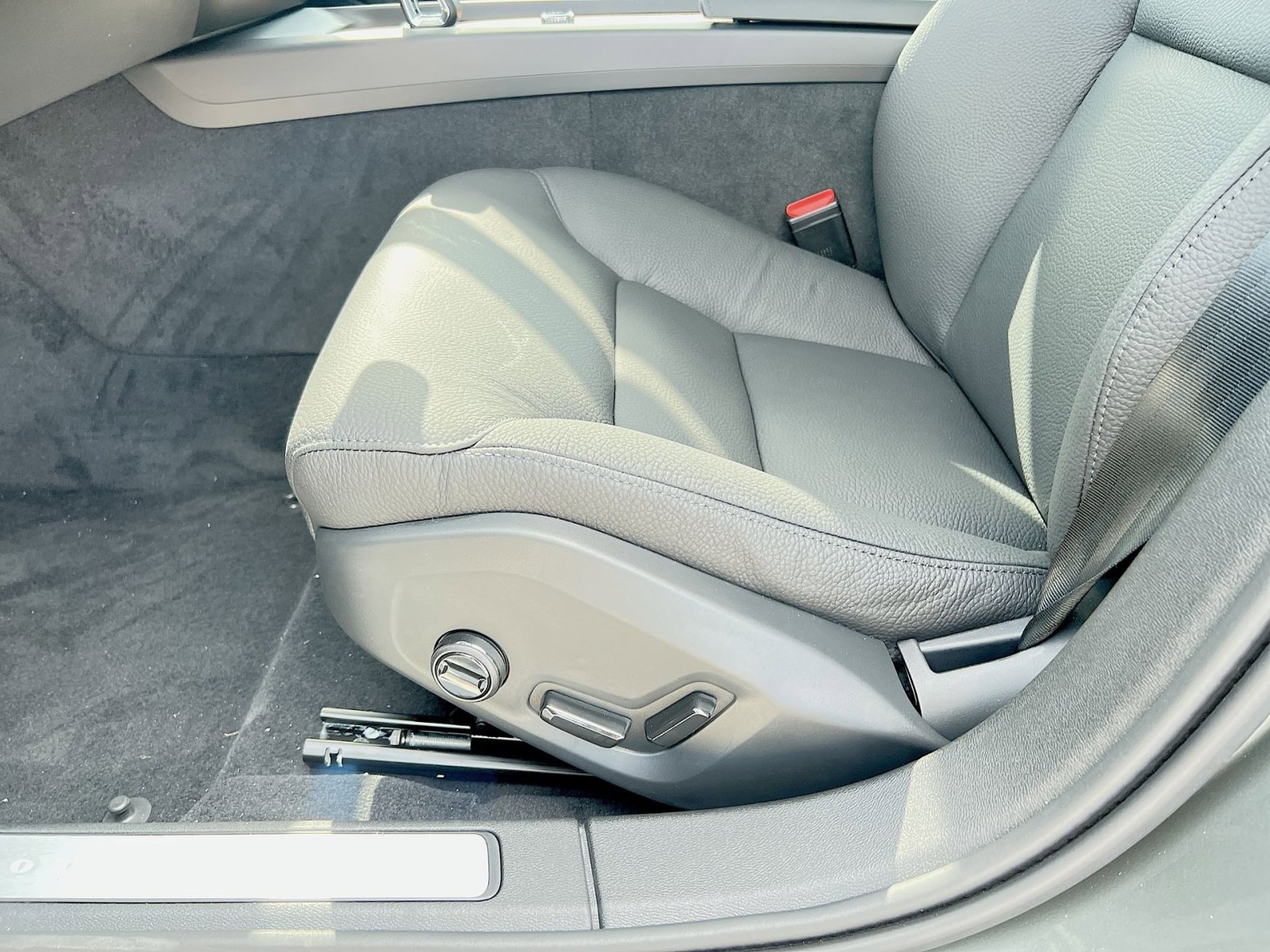 New 2026 Volvo V60 B5 Cross Country Plus w/ Protection Package Premier image 14