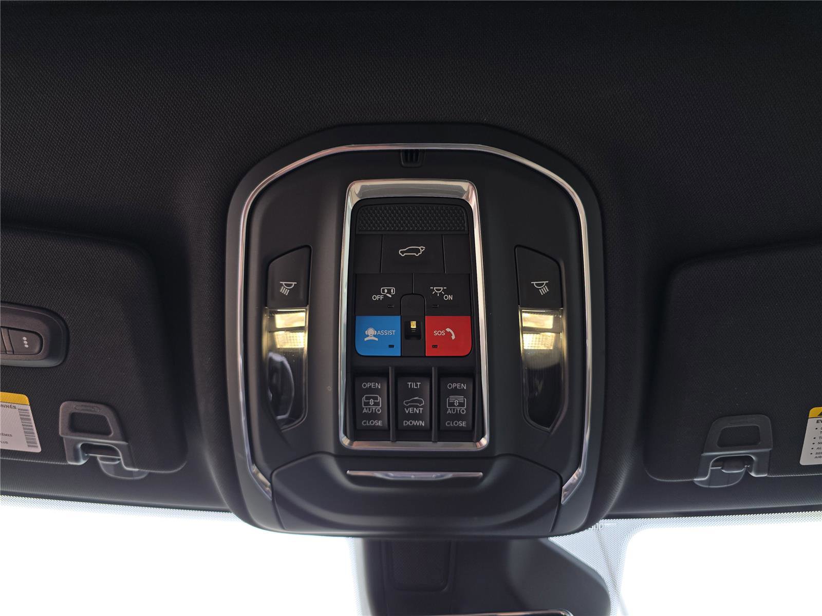 Used 2025 Jeep Grand Cherokee Limited w/ Luxury Tech Group II image 26