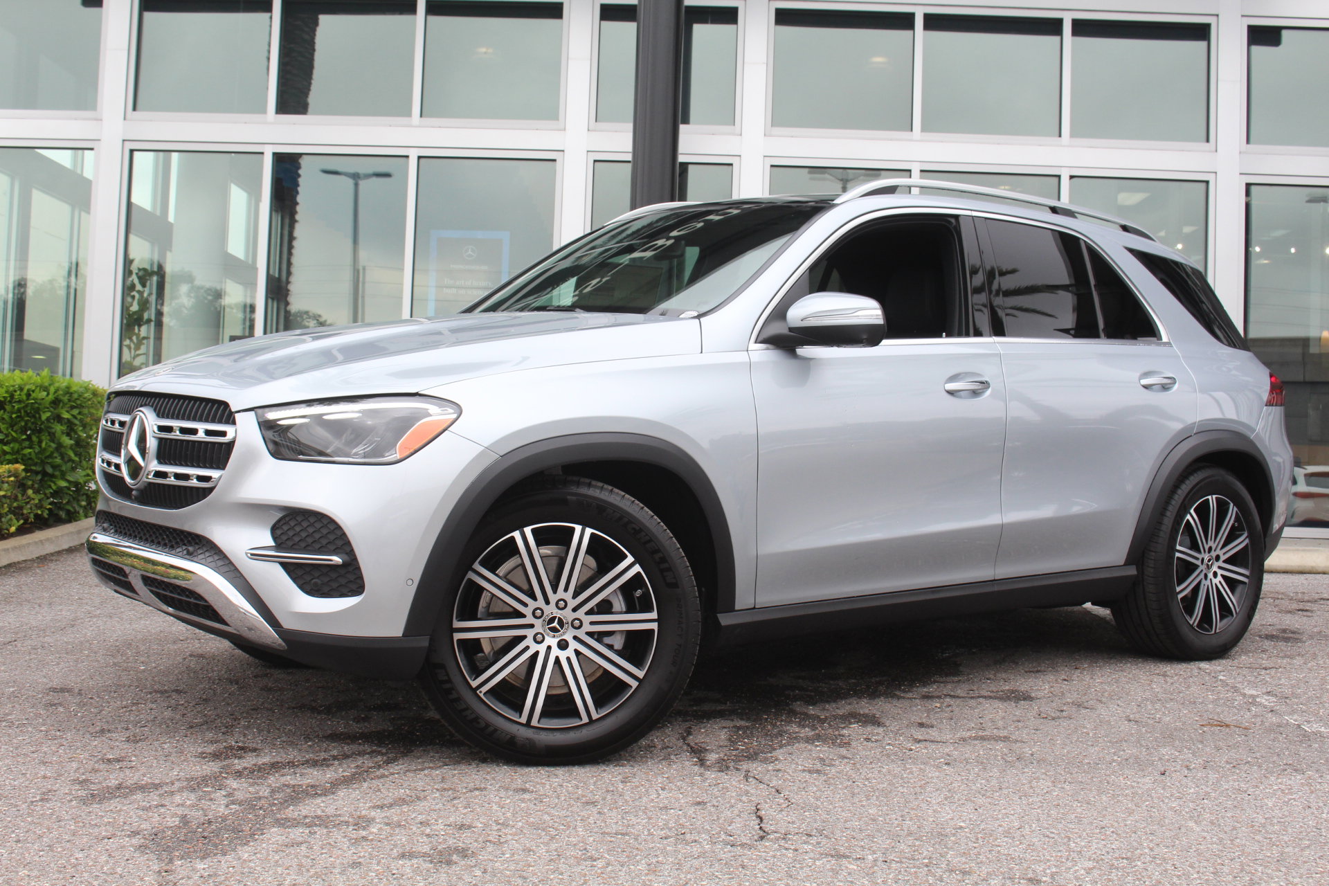 New 2025 Mercedes-Benz GLE 350 4MATIC image 2