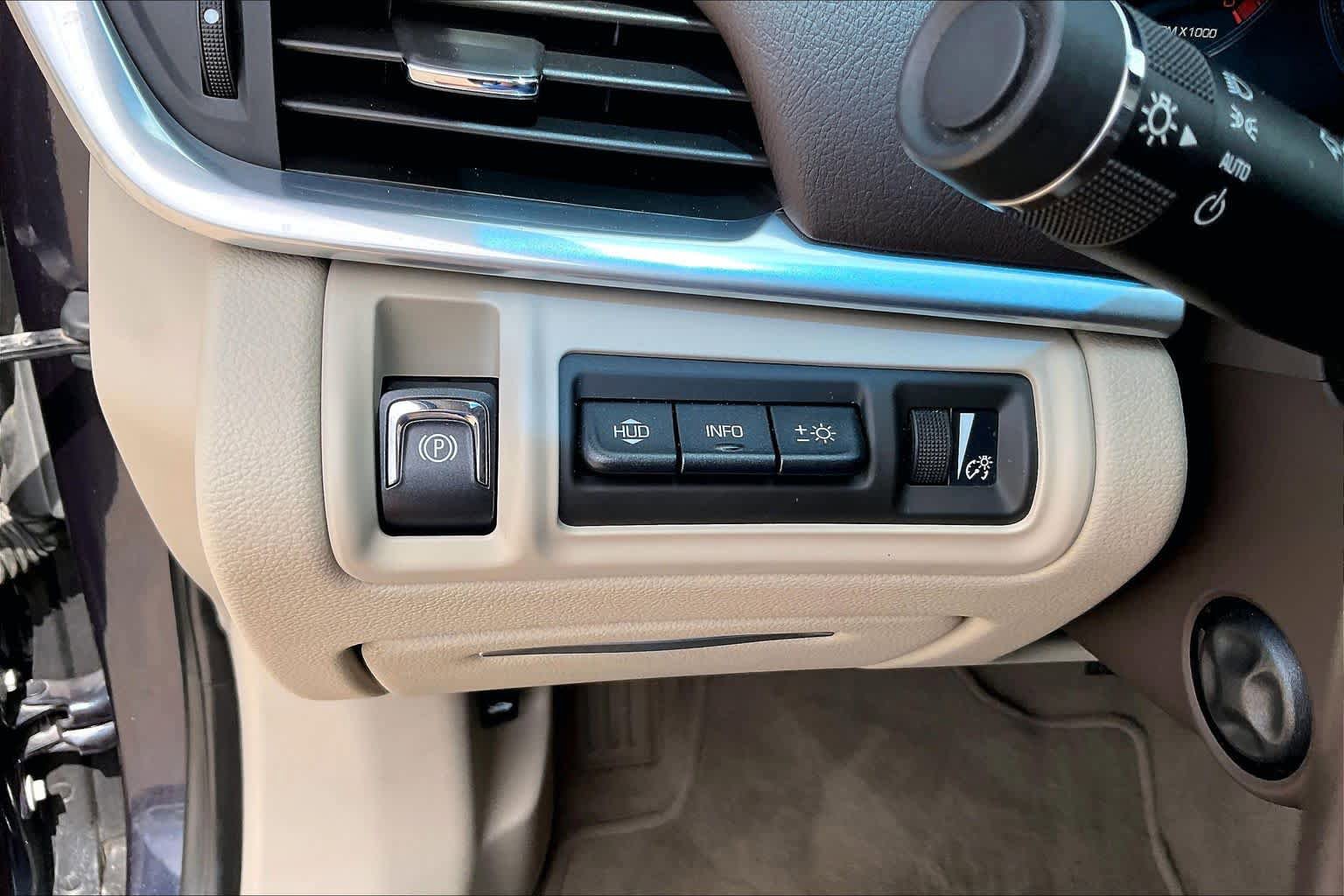 Used 2013 Cadillac XTS Premium AWD/4WD image 33