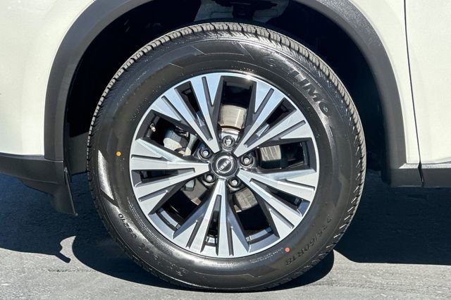 Used 2023 Nissan Rogue SV image 25