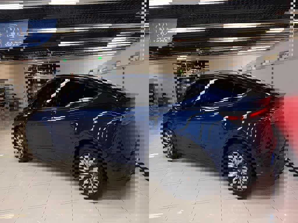 Used 2026 Tesla Model Y AWD image 10