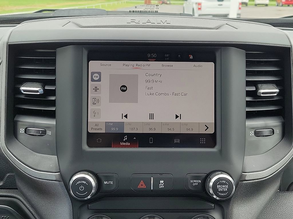 Used 2024 RAM 3500 Tradesman w/ Chrome Appearance Group image 15