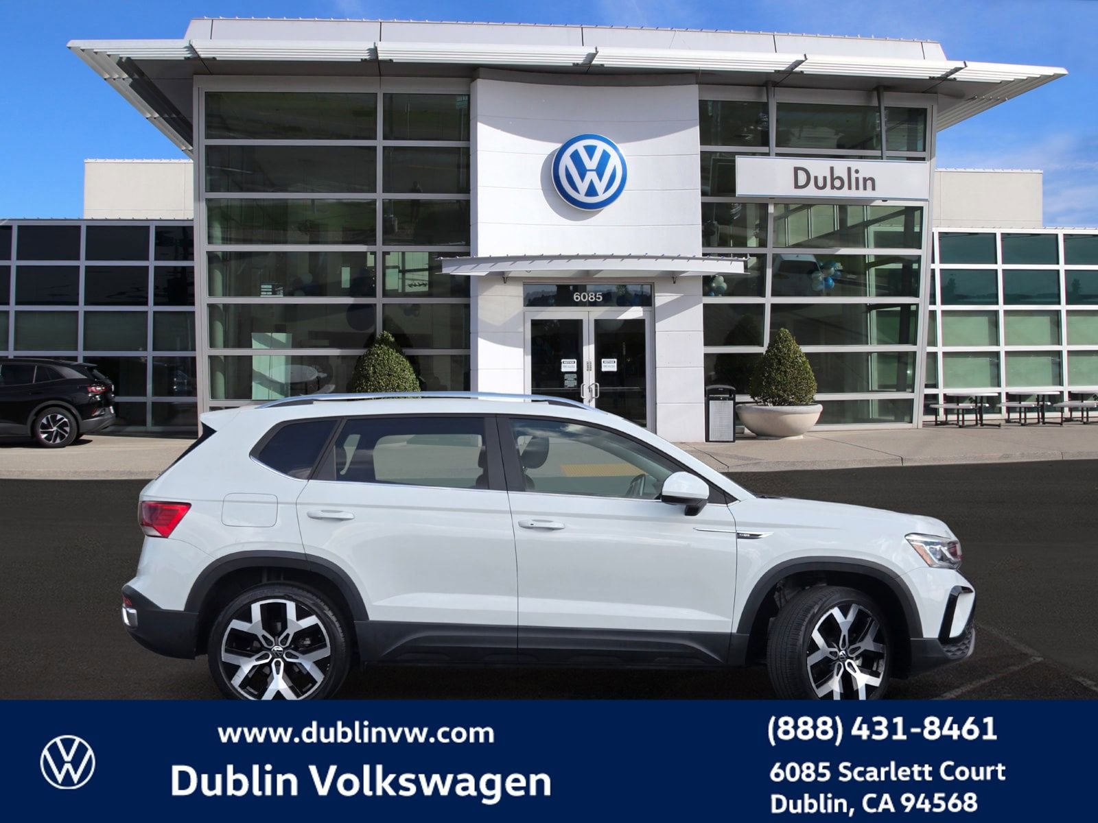 Used 2022 Volkswagen Taos SEL AWD/4WD image 3