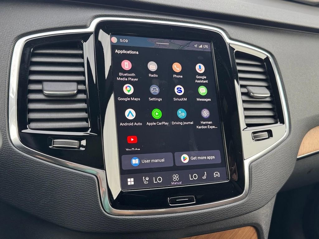 Certified 2025 Volvo XC90 B6 Plus w/ Protection Package image 18