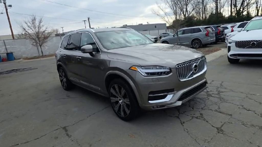 Used 2022 Volvo XC90 T6 Inscription w/ Advanced Package image 2