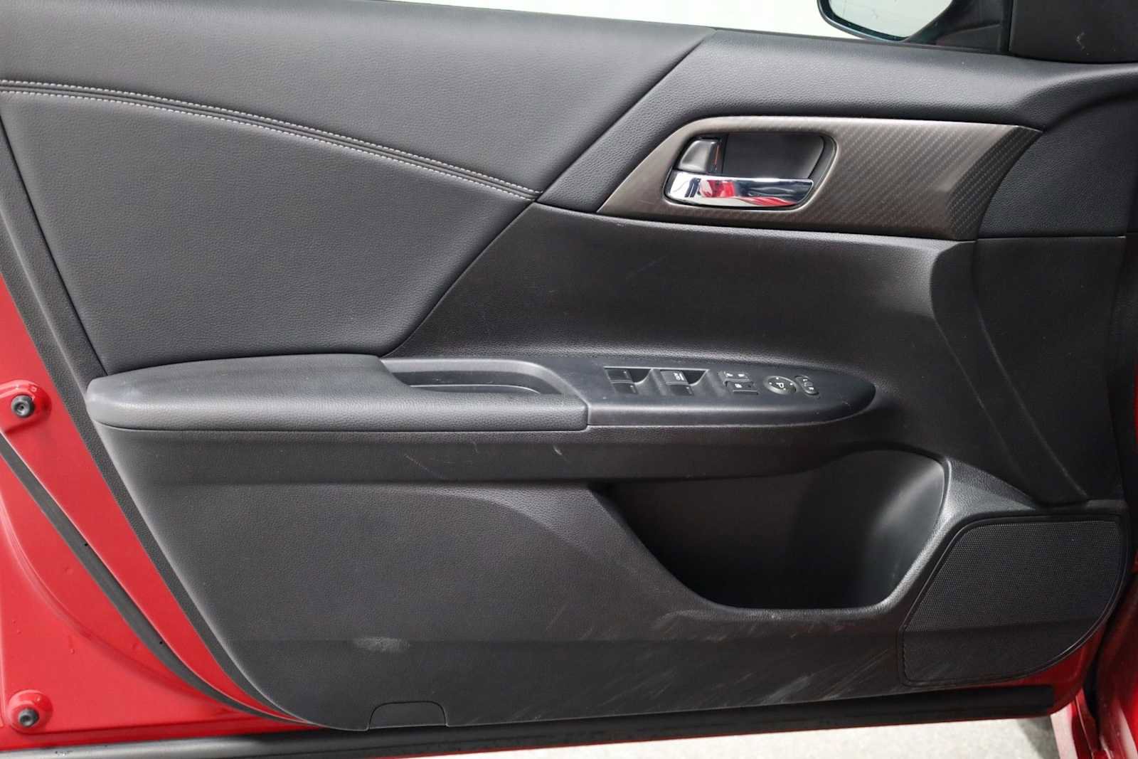 Used 2016 Honda Accord Sport image 17