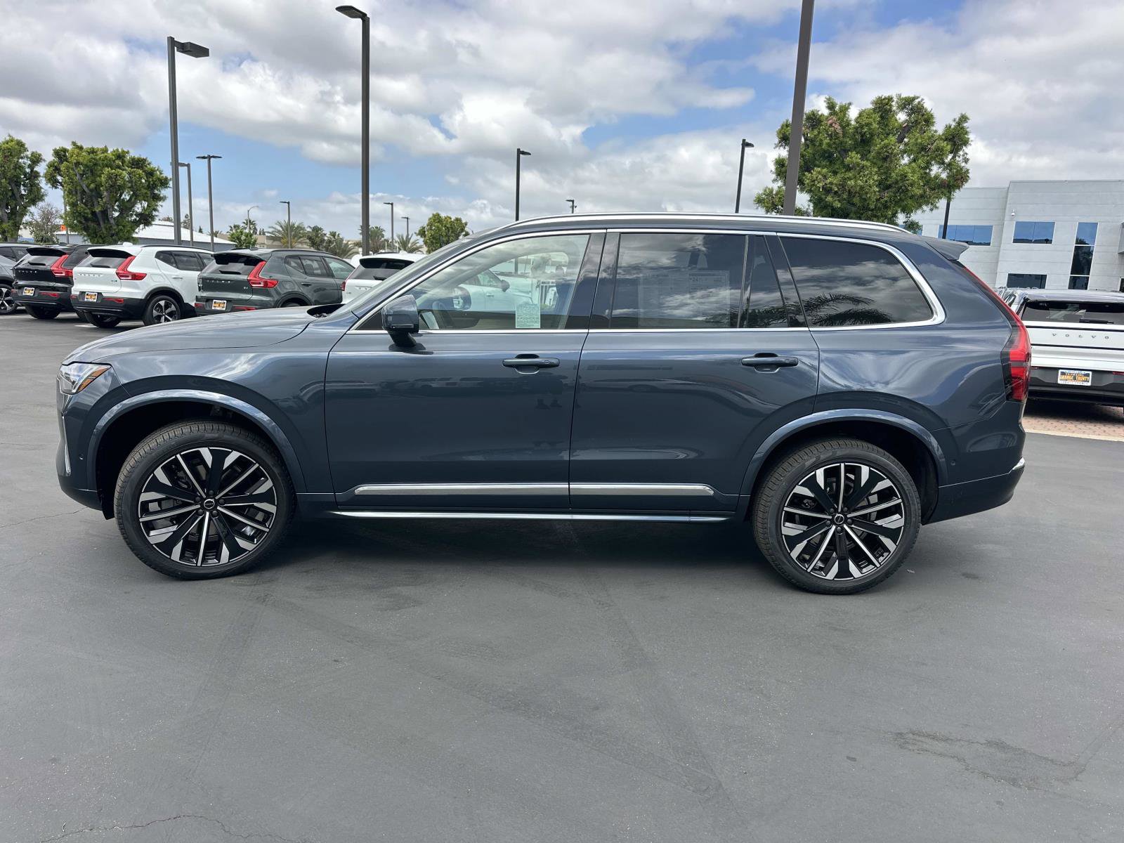 New 2026 Volvo XC90 B5 Plus AWD/4WD image 4