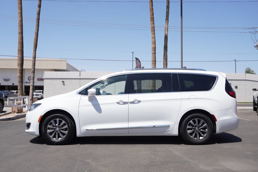 Used 2019 Chrysler Pacifica Touring-L Plus FWD image 2