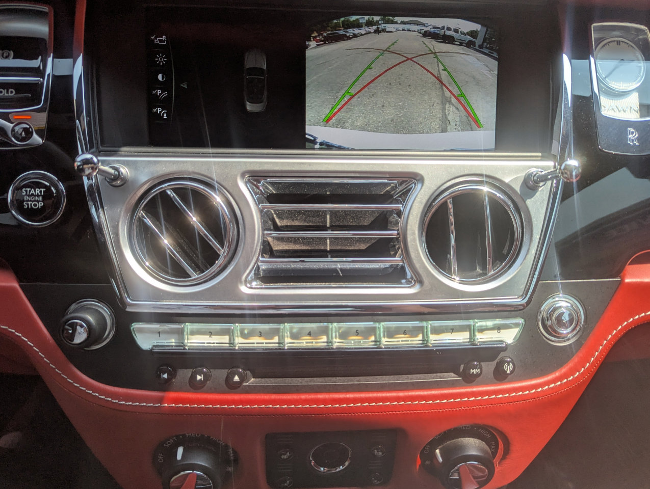 Used 2018 Rolls-Royce Dawn image 24