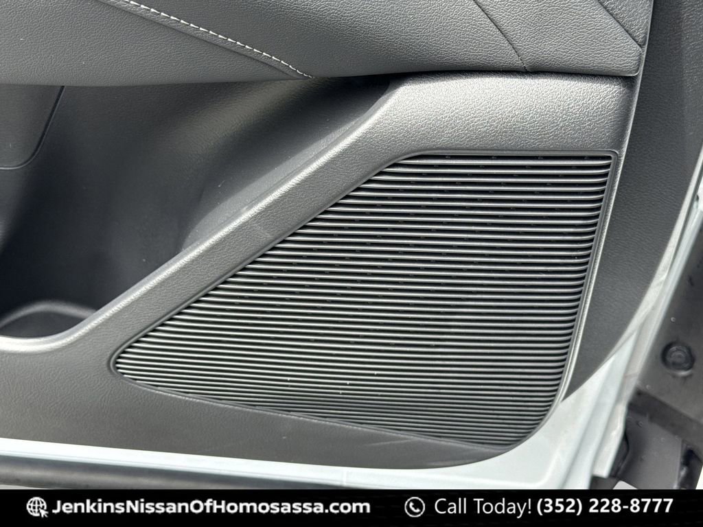 Certified 2025 Nissan Murano SV FWD image 29