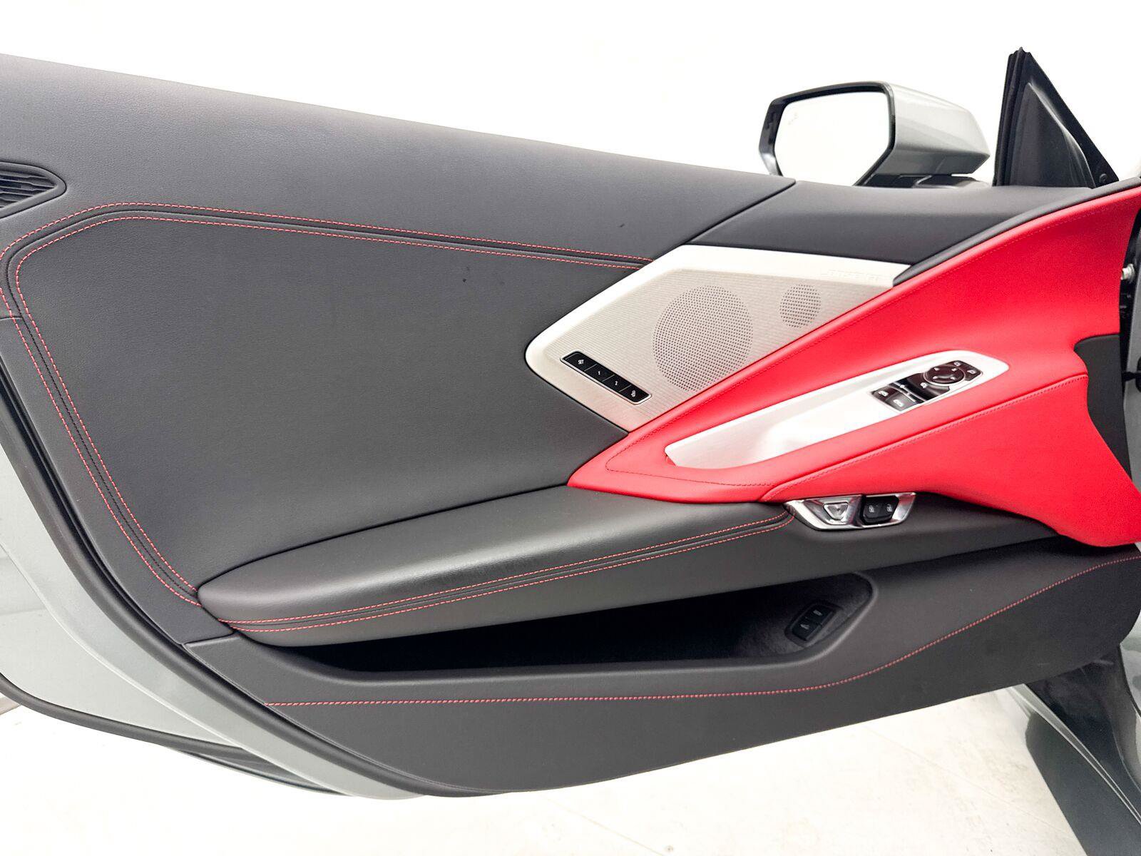 Used 2022 Chevrolet Corvette Stingray Preferred Cpe w/ 2LT RWD image 31
