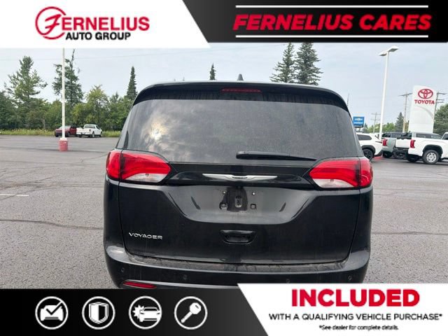 Used 2026 Chrysler Voyager LX FWD image 3