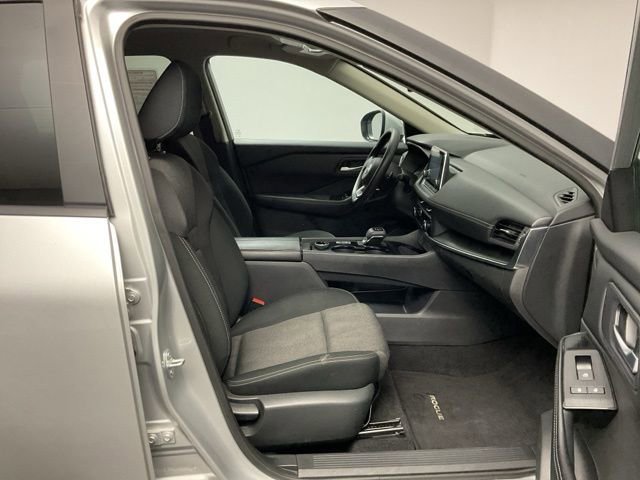 Used 2024 Nissan Rogue SV image 26