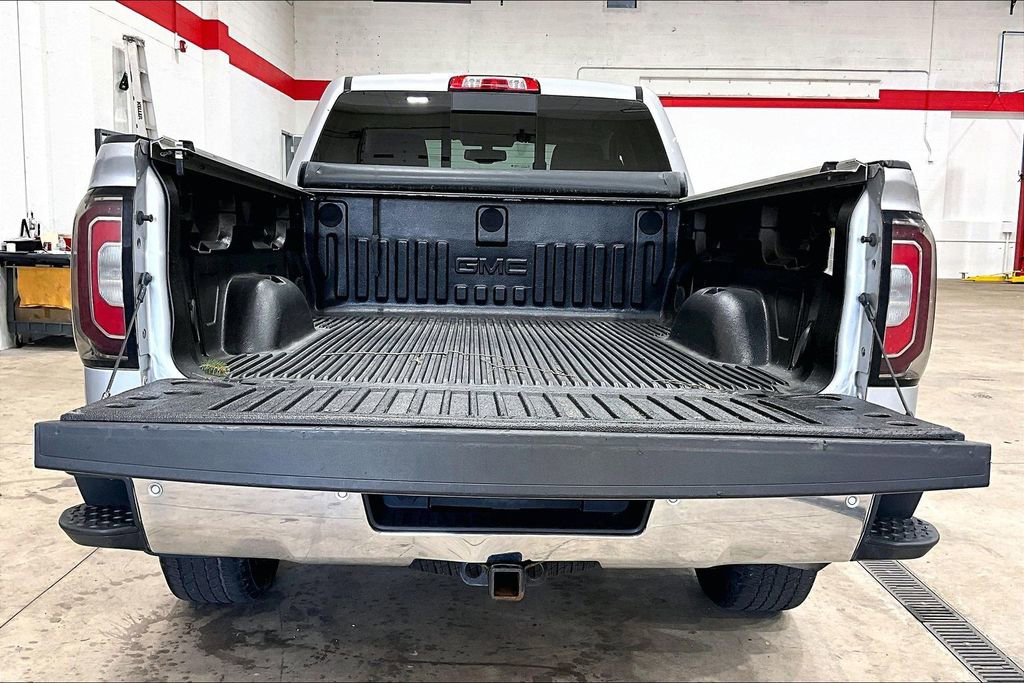 Used 2018 GMC Sierra 1500 SLT w/ SLT Premium Package AWD/4WD image 17