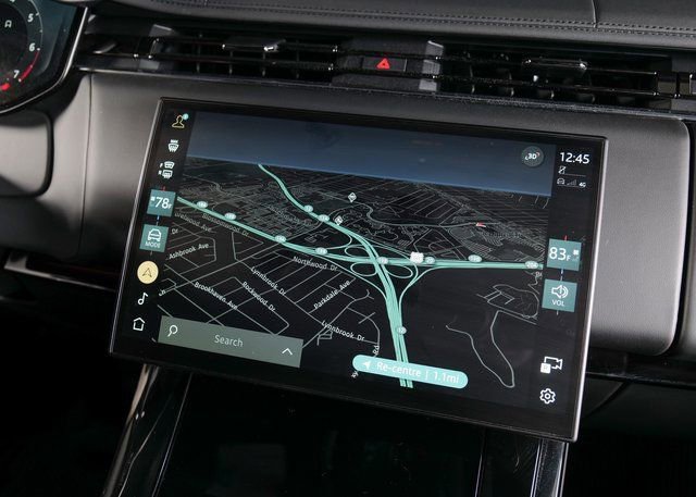 Used 2025 Land Rover Range Rover Sport image 15