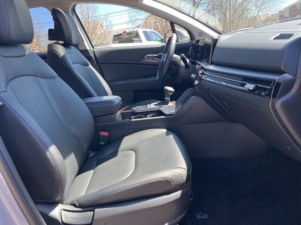 Certified 2026 Kia Sportage EX w/ EX Panorama Roof Package image 27