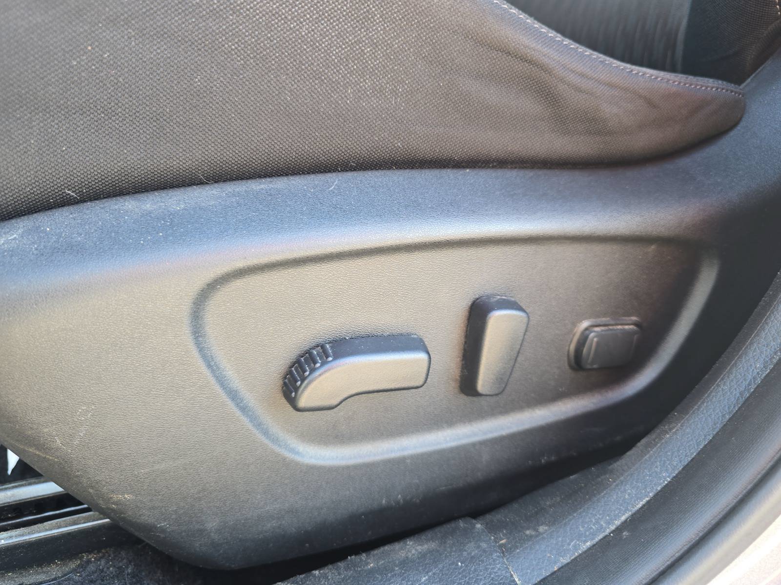 Used 2020 Nissan Rogue SV FWD image 27