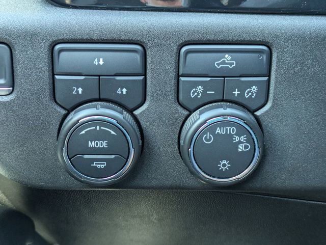 Used 2024 Chevrolet Silverado 2500 LT AWD/4WD image 25