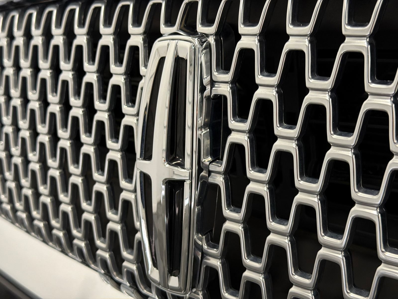 Used 2019 Lincoln MKZ Reserve image 12