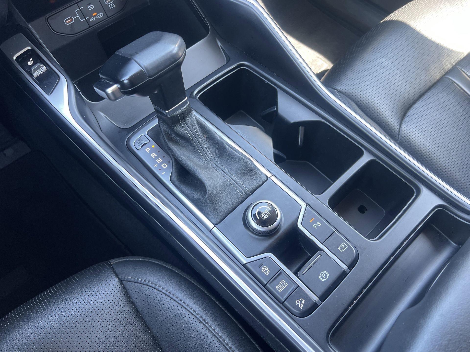 Used 2024 Kia Sorento S image 8