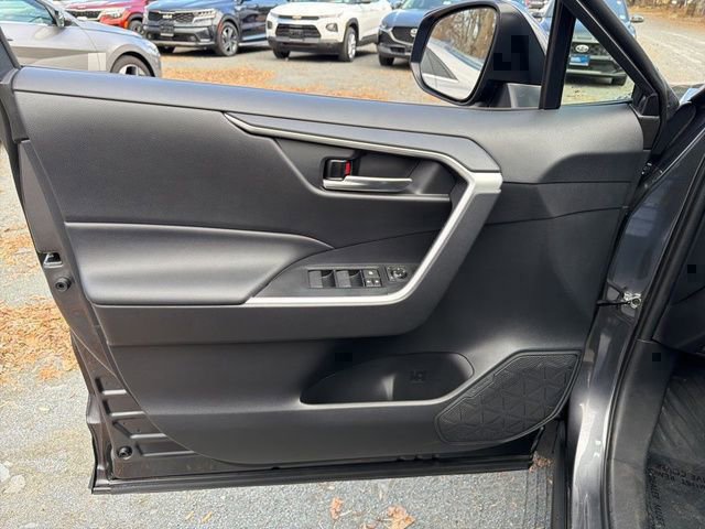 Used 2021 Toyota RAV4 XLE w/ XLE Grade Weather Package image 17