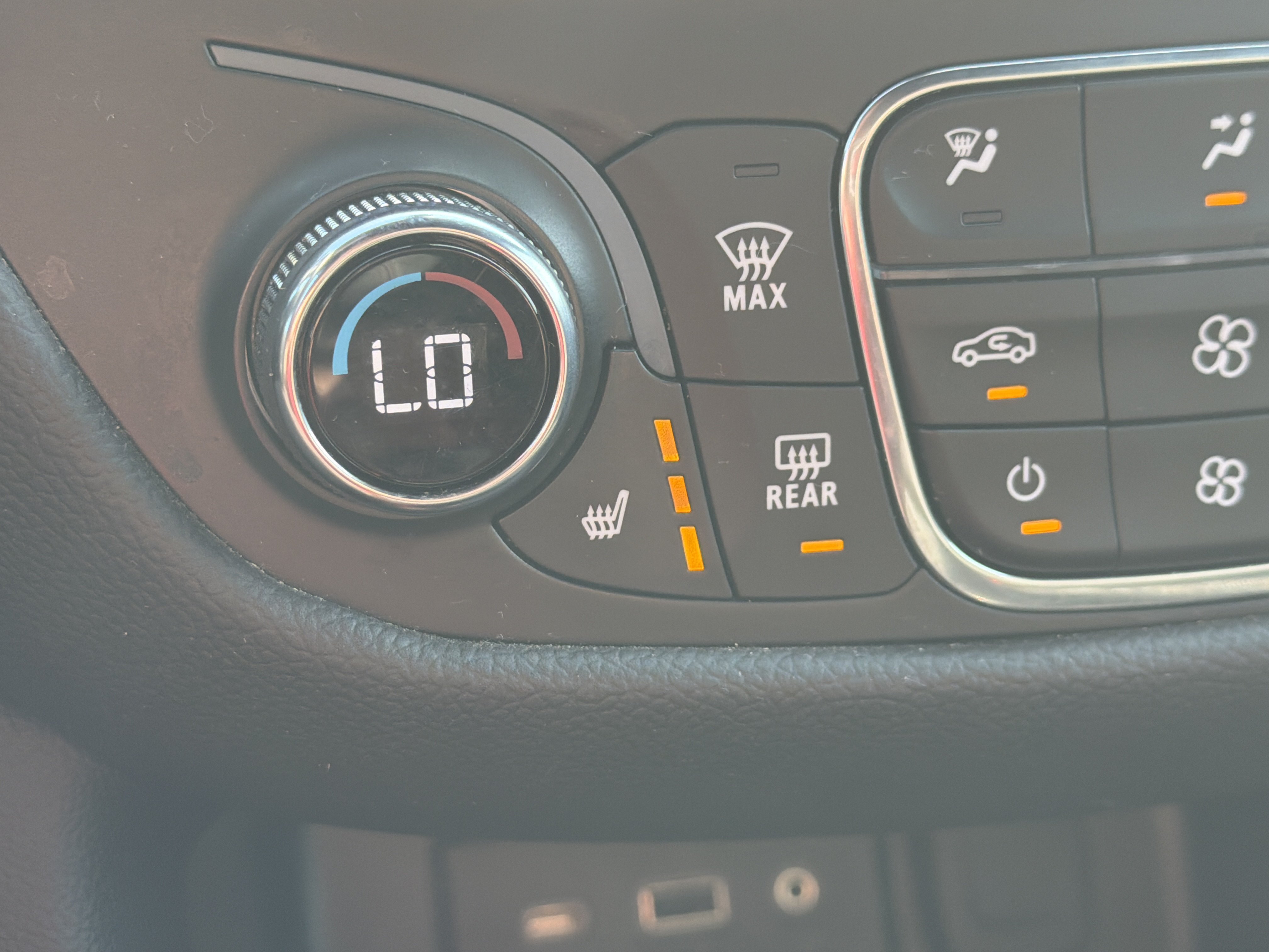 Used 2024 Chevrolet Equinox RS w/ LPO, Floor Liner Package AWD/4WD image 29