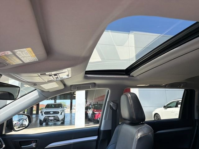 Used 2017 Toyota Highlander FWD V6 image 6