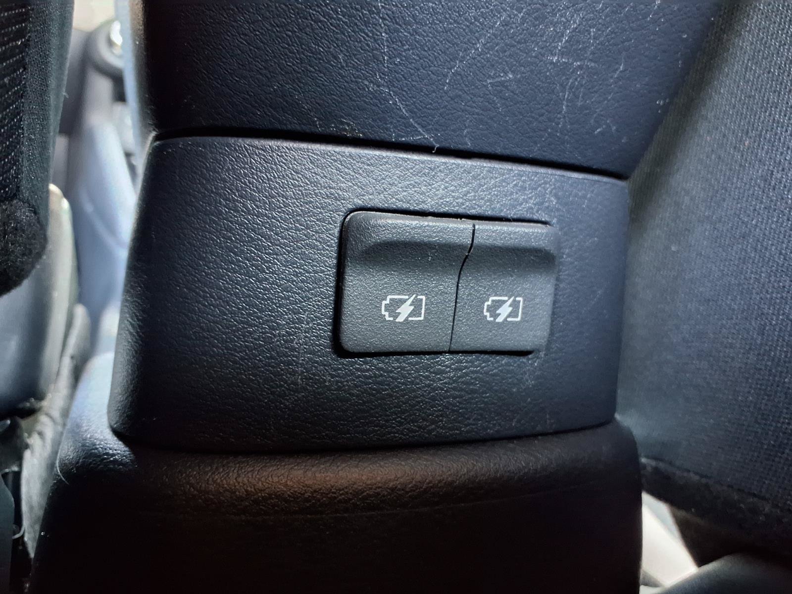 Used 2021 Nissan Versa SV FWD image 21