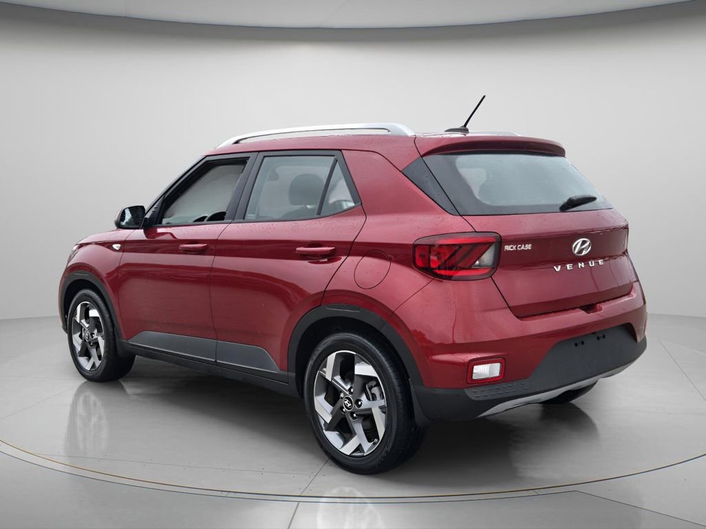 Certified 2024 Hyundai Venue SEL FWD image 7