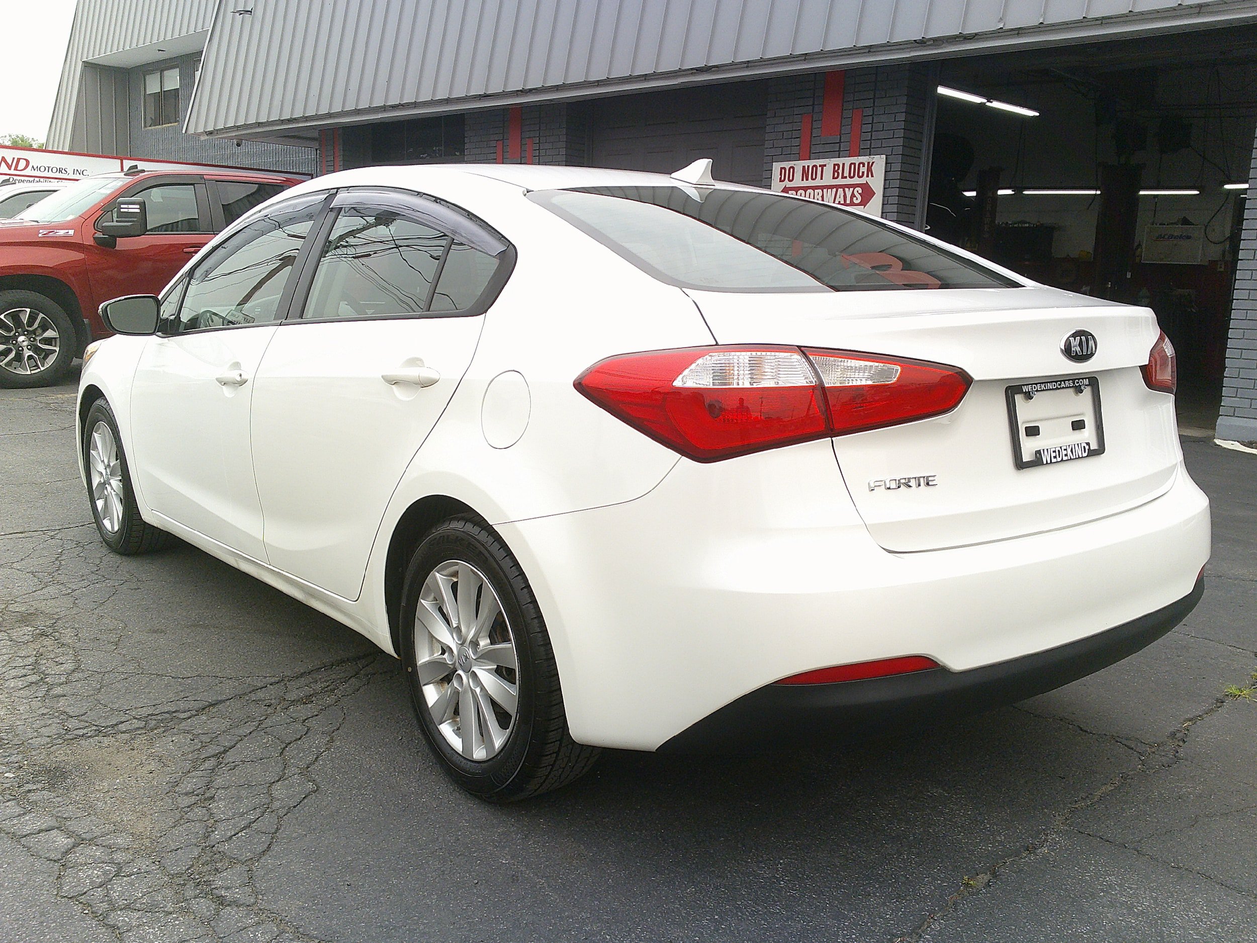 Used 2014 Kia Forte LX w/ Popular Package FWD image 3
