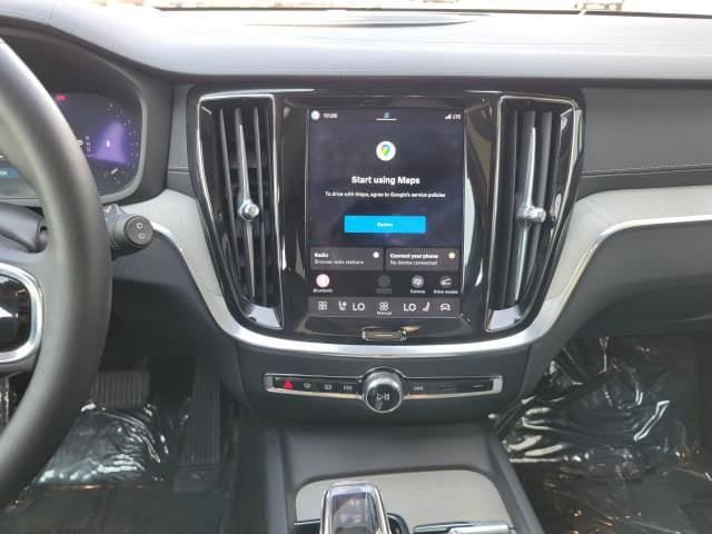 Used 2024 Volvo V60 B5 Cross Country Ultimate AWD/4WD image 18