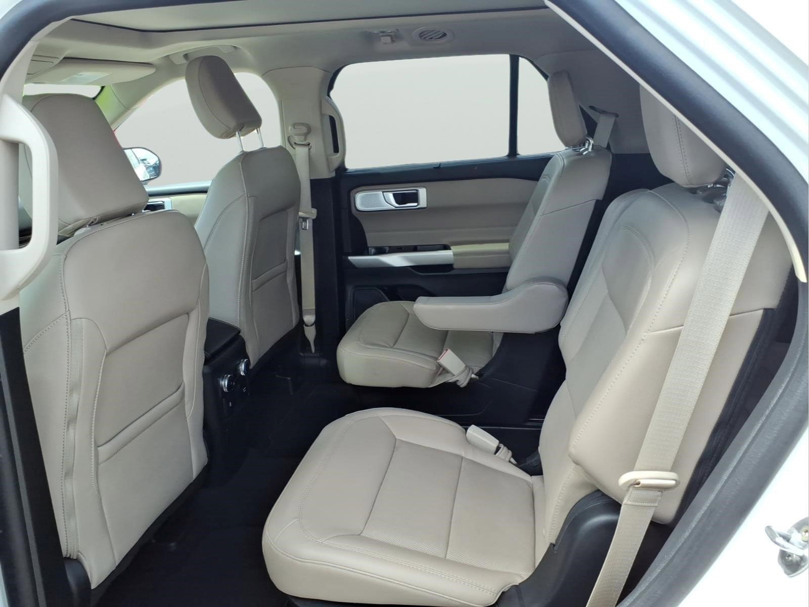Used 2023 Ford Explorer Limited w/ Limited Technology Package AWD/4WD image 9