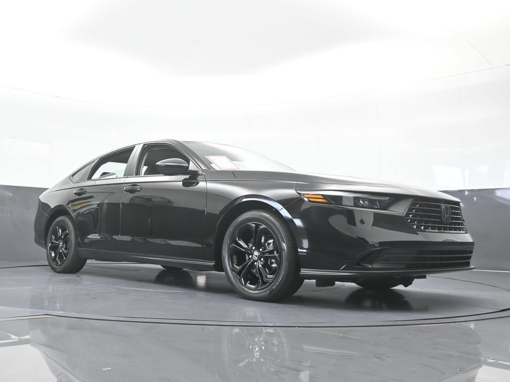 Used 2025 Honda Accord SE image 61