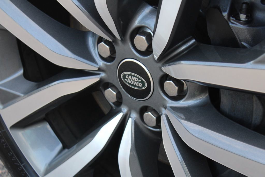 Certified 2025 Land Rover Discovery Dynamic SE image 12