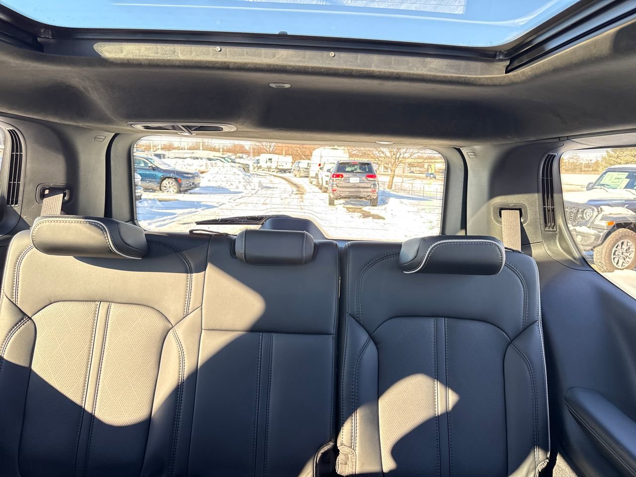 Used 2024 Jeep Grand Wagoneer Series II w/ Convenience Group III image 17