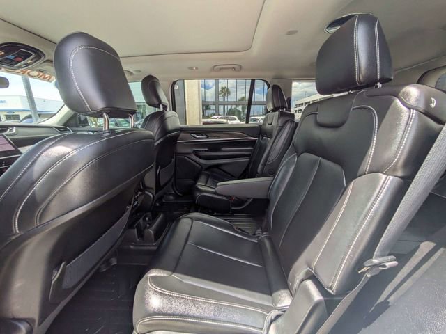 Used 2023 Jeep Grand Cherokee L Limited w/ Trailer Tow Group (B) AWD/4WD image 10