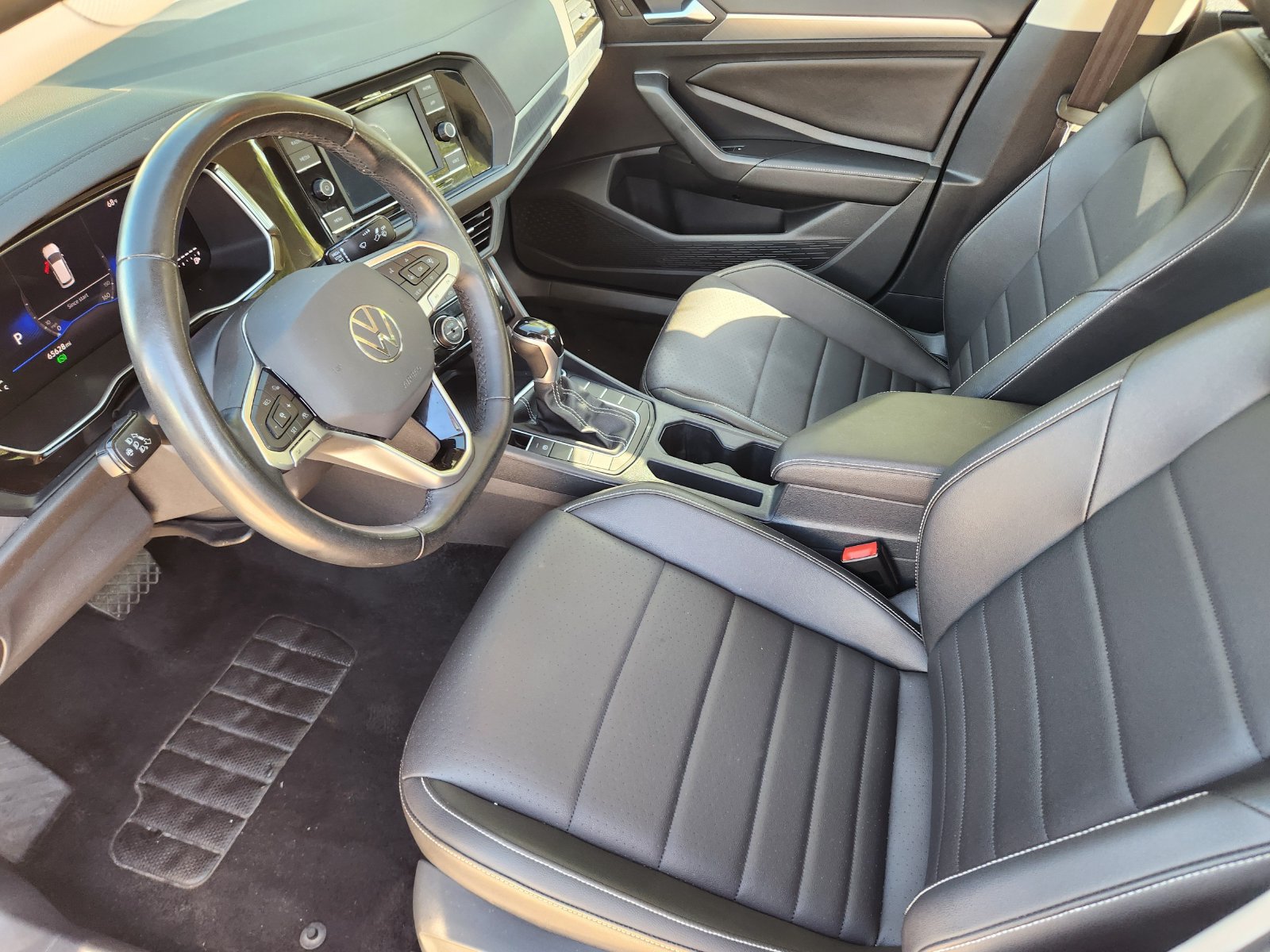 Used 2024 Volkswagen Jetta SE FWD image 14