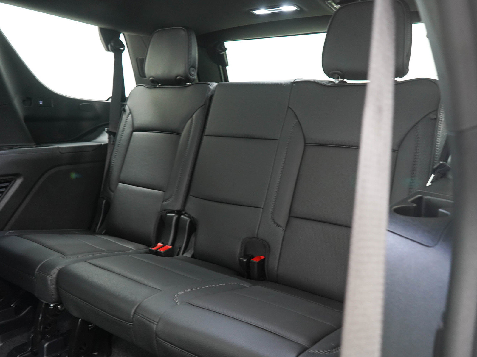 Used 2025 GMC Yukon Denali w/ Sun & Power Step Package AWD/4WD image 15