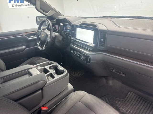 Used 2022 Chevrolet Silverado 1500 LT AWD/4WD image 23