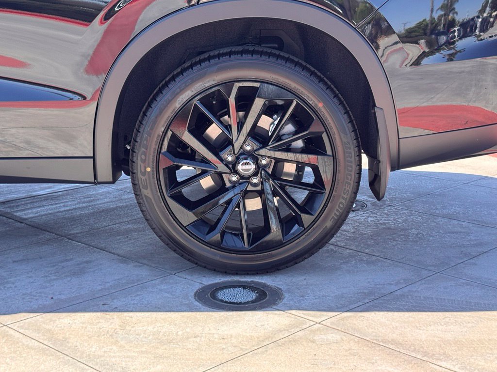 New 2026 Nissan Rogue SL AWD/4WD image 10