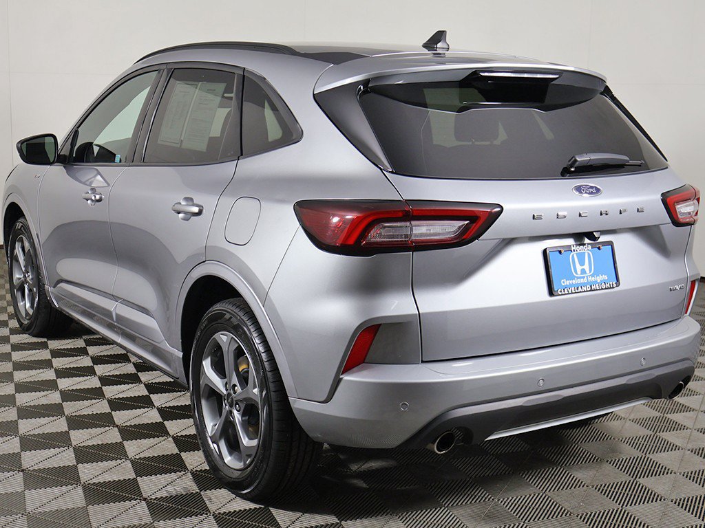Used 2024 Ford Escape ST-Line w/ Tech Pack #1 AWD/4WD image 9