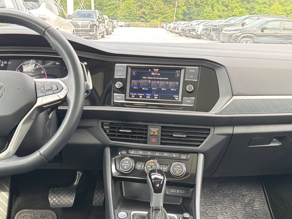 Used 2023 Volkswagen Jetta SE w/ Panoramic Sunroof Package FWD image 20