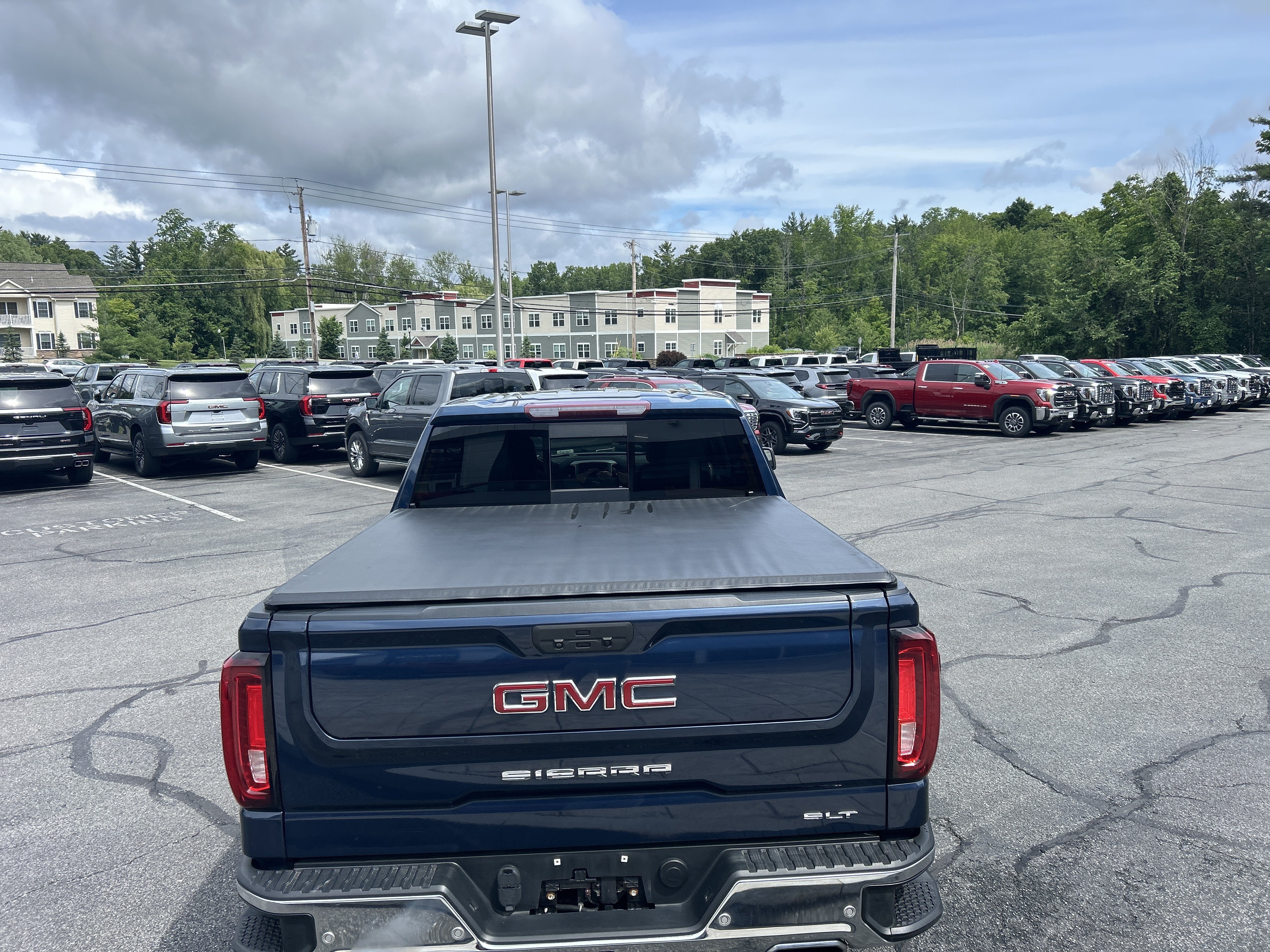 Used 2021 GMC Sierra 1500 SLT w/ SLT Convenience Package AWD/4WD image 11