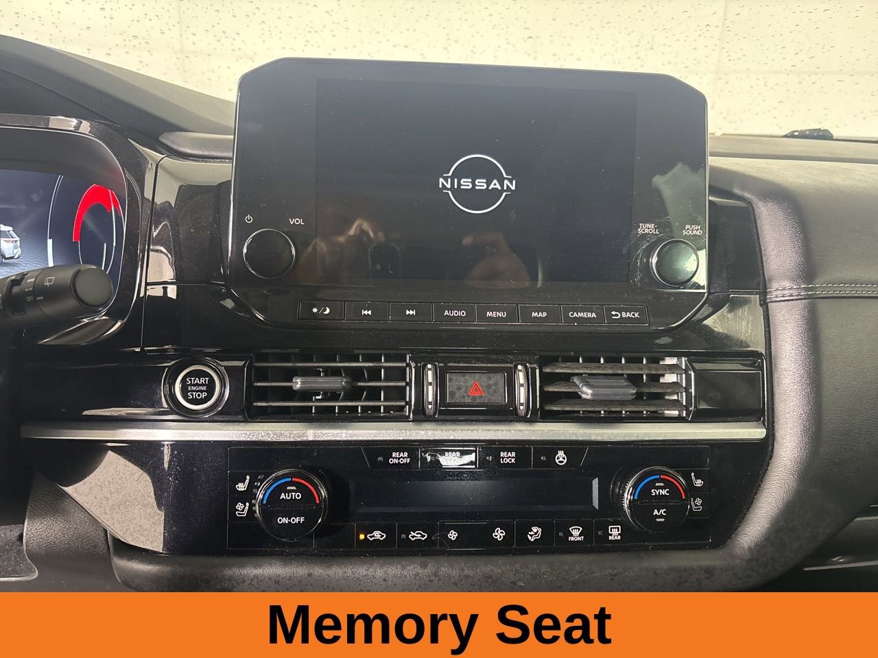 Used 2024 Nissan Pathfinder Platinum w/ Cargo Package image 17
