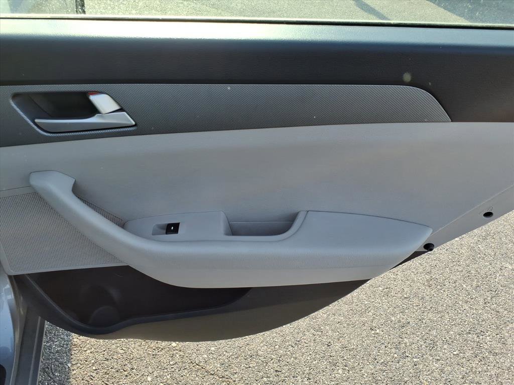 Used 2017 Hyundai Sonata SE FWD image 19