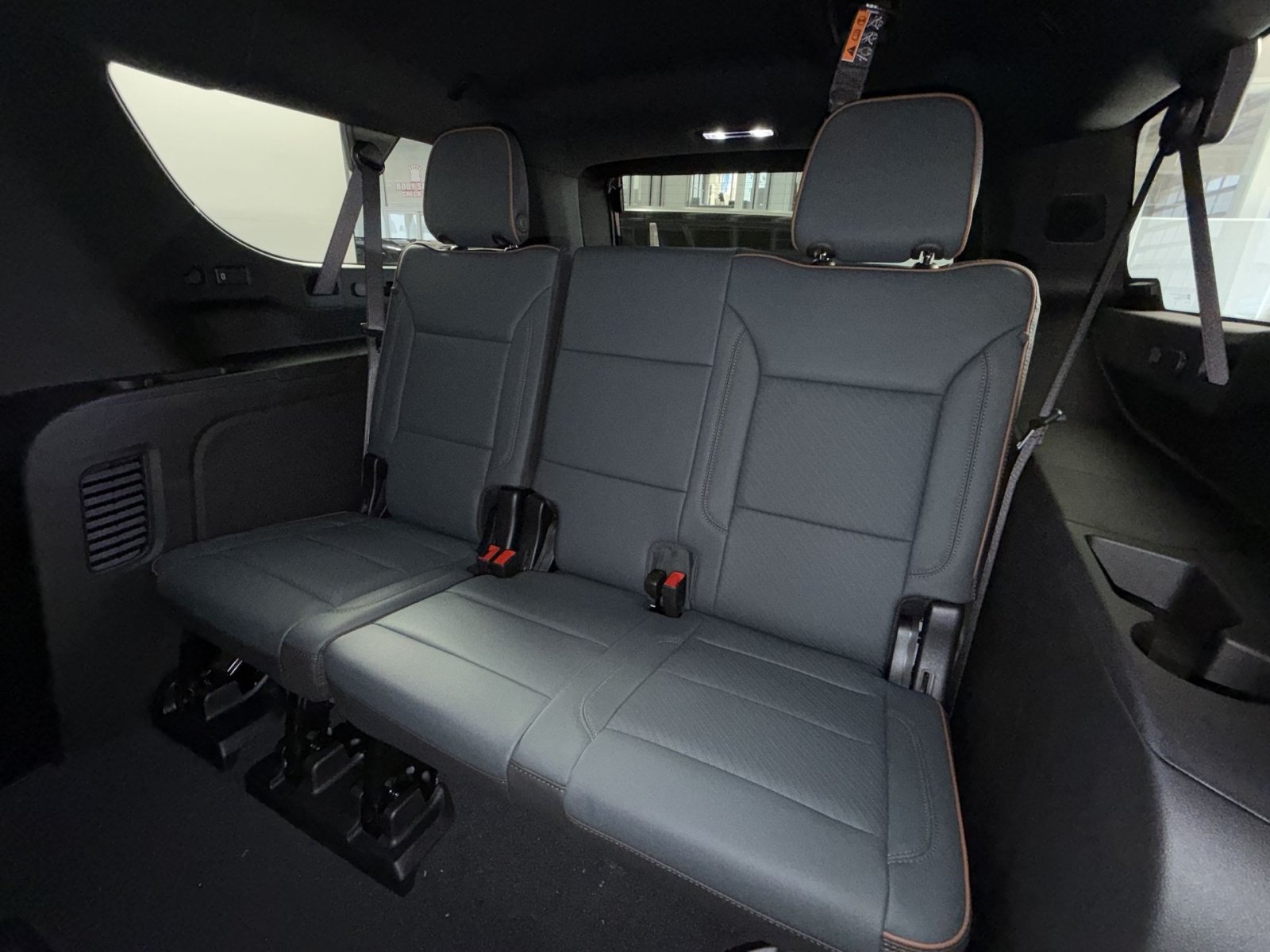 New 2026 GMC Yukon XL AT4 w/ AT4 Premium Plus Package AWD/4WD image 26